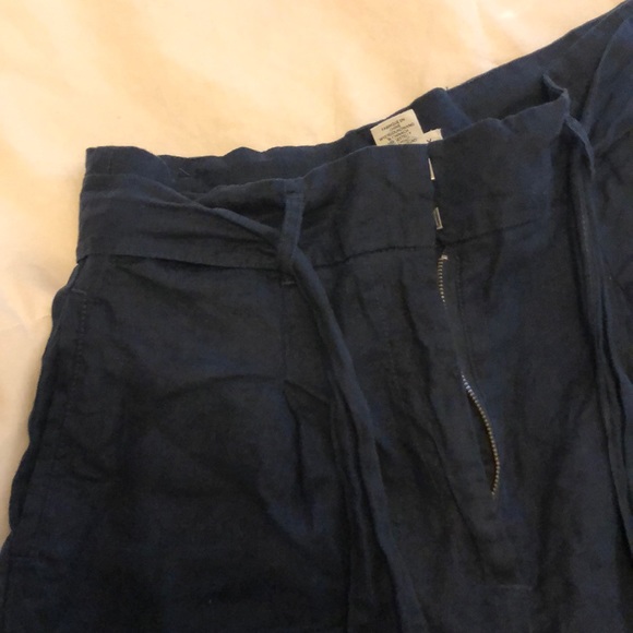 Navy linen high waisted shorts with belt - Picture 2 of 4